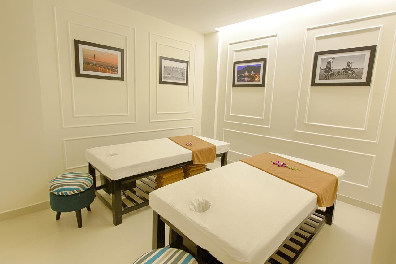 Central Hotel & Spa Danang Екстериор снимка